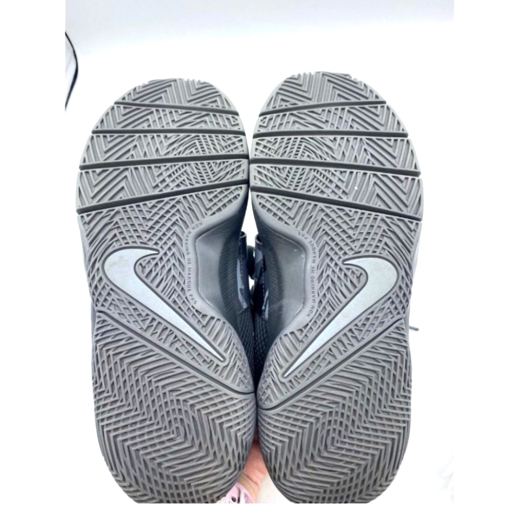 Nikes sneakers - Picture 2 of 4